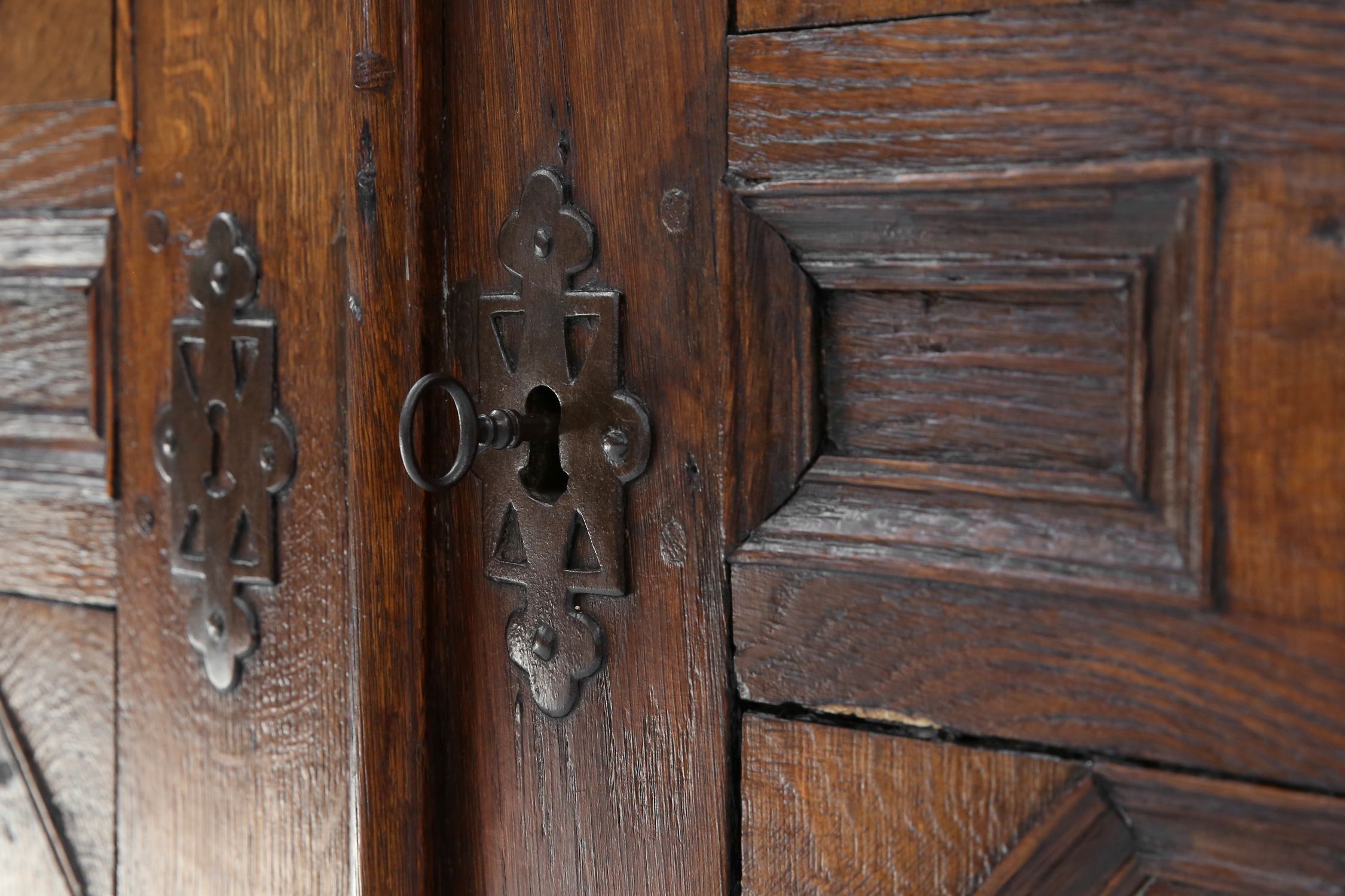 Late 18th Century Flemish oak Cabinet, ca. 1780sthumbnail